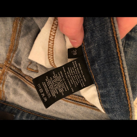 Too big - Picture 3 of 6